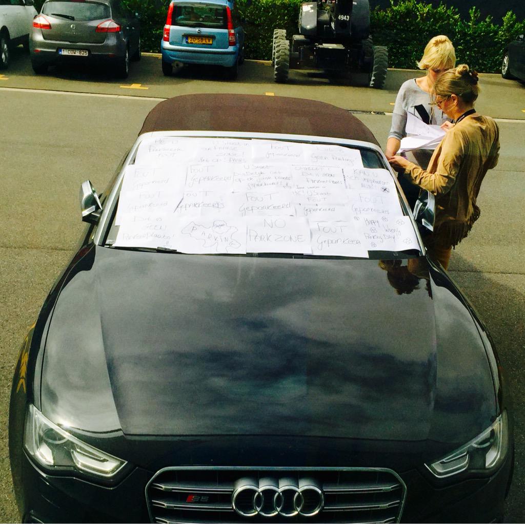 Stievius's tweet photo. Fout parkeren aan @frame21, da's geen goed idee. http://t.co/0oNj1hWdYu
