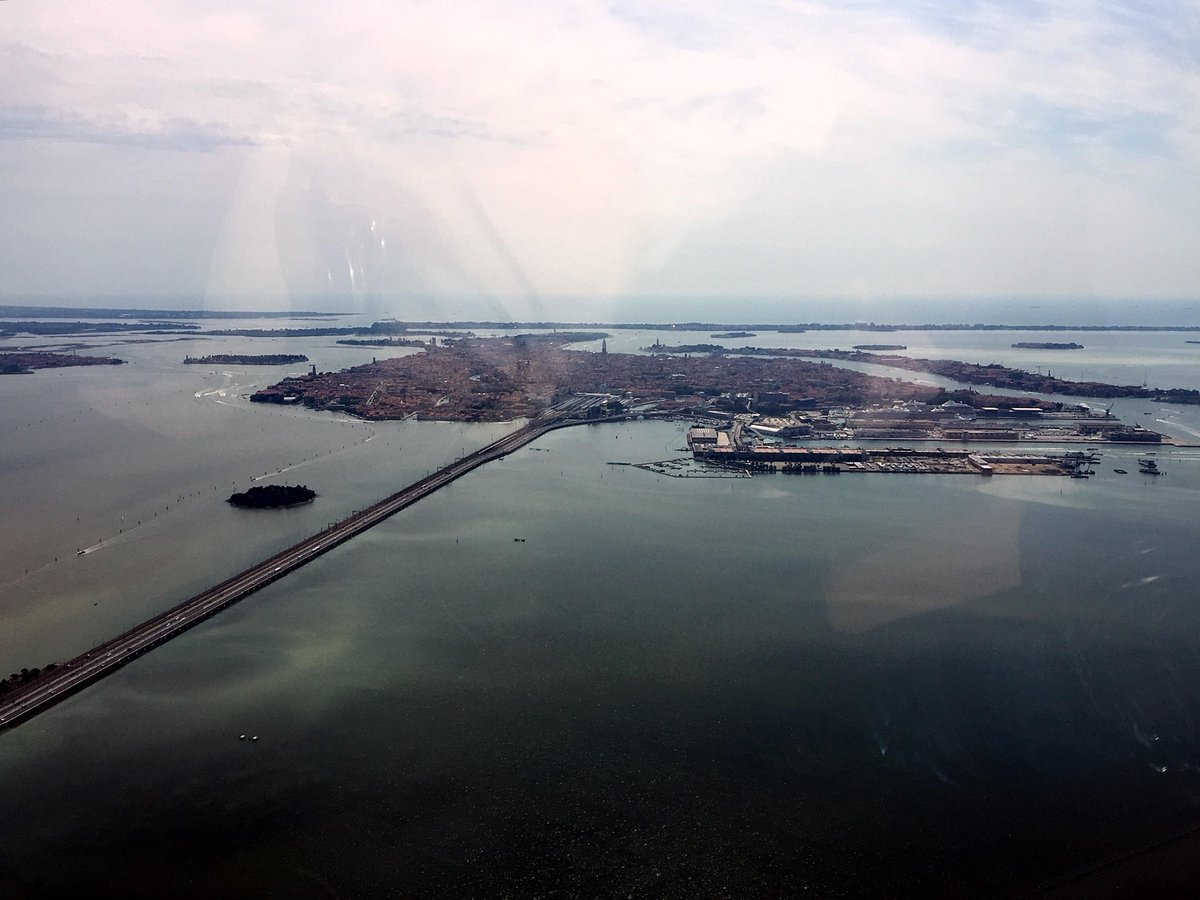 AlpineSkyJets's tweet photo. #Venice from our point of view...
#alpineskyjets #privatjet #privatflug http://t.co/hWqtMYWenc