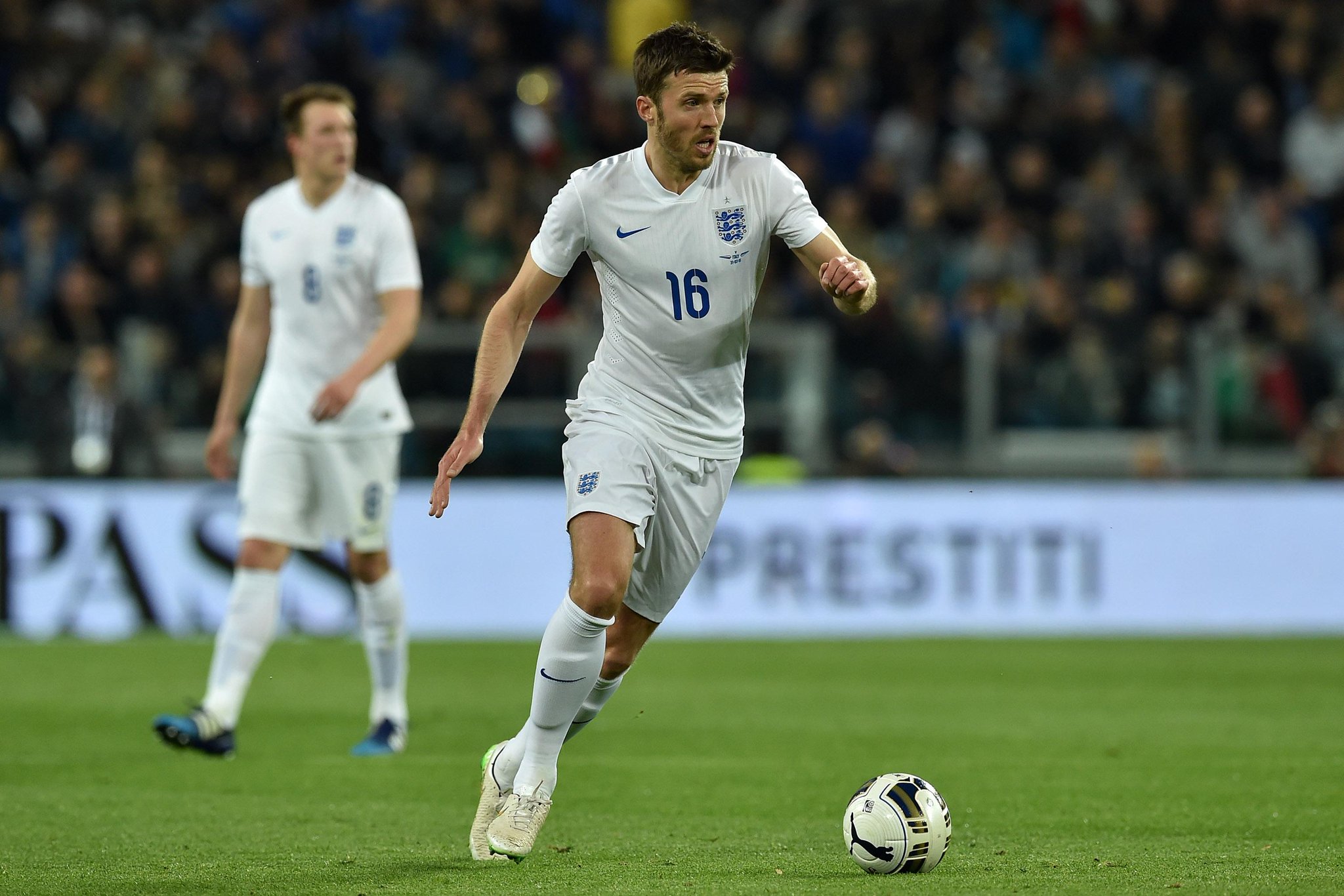 Happy Birthday to England and midfielder Michael Carrick. 34 today! 