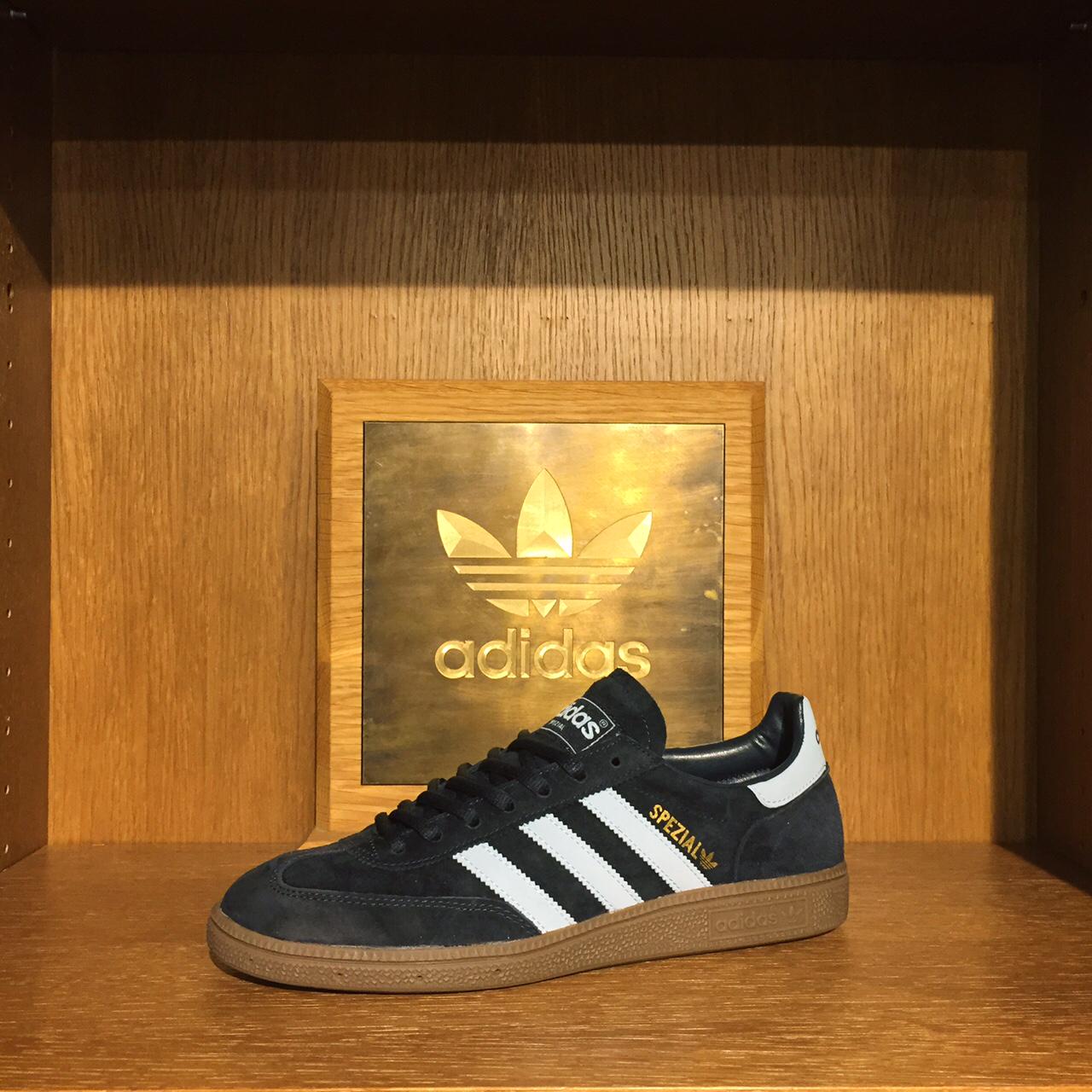 SNS Twitter: "The classic adidas Originals Spezial 'Dark Navy/Argentina Blue' is available online! http://t.co/jxhSuSyy2B http://t.co/2o03js7EVG" / Twitter