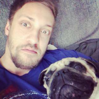 Joy_PhotoCam's tweet photo. #agresywnie #pug #dobre #mordeczki #buddy #mopsmodel http://t.co/kW0s6nTMKc http://t.co/KgB5yxLdFE