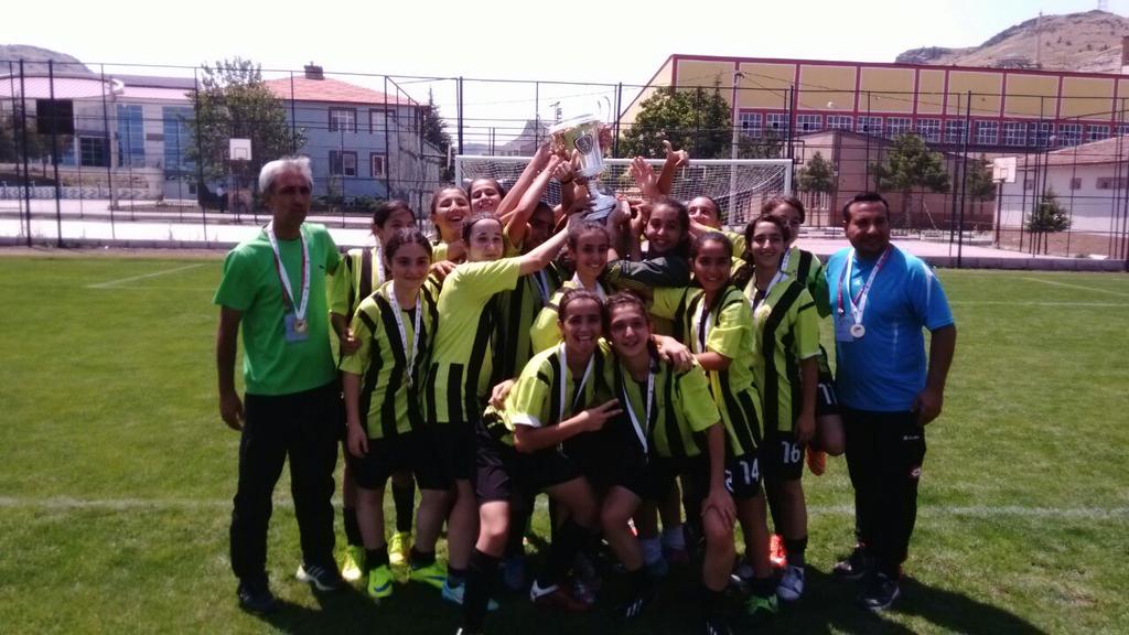 fomgetgenclik's tweet photo. Hakettiğimiz gibi Türkiye Şampiyonluğu 🏆👍 http://t.co/tmx2cffnVn