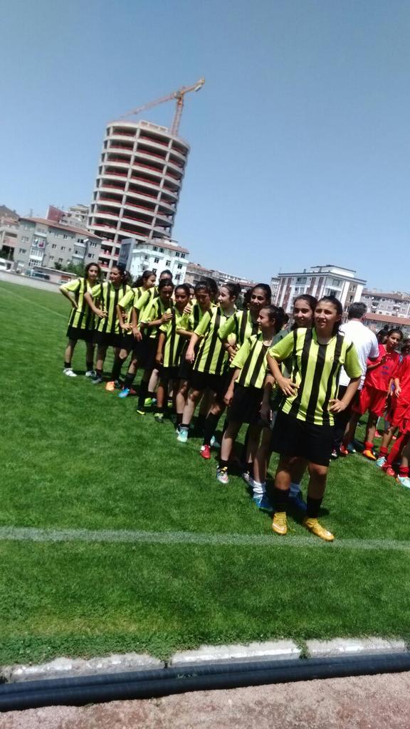 fomgetgenclik's tweet photo. Hakettiğimiz gibi Türkiye Şampiyonluğu 🏆👍 http://t.co/tmx2cffnVn