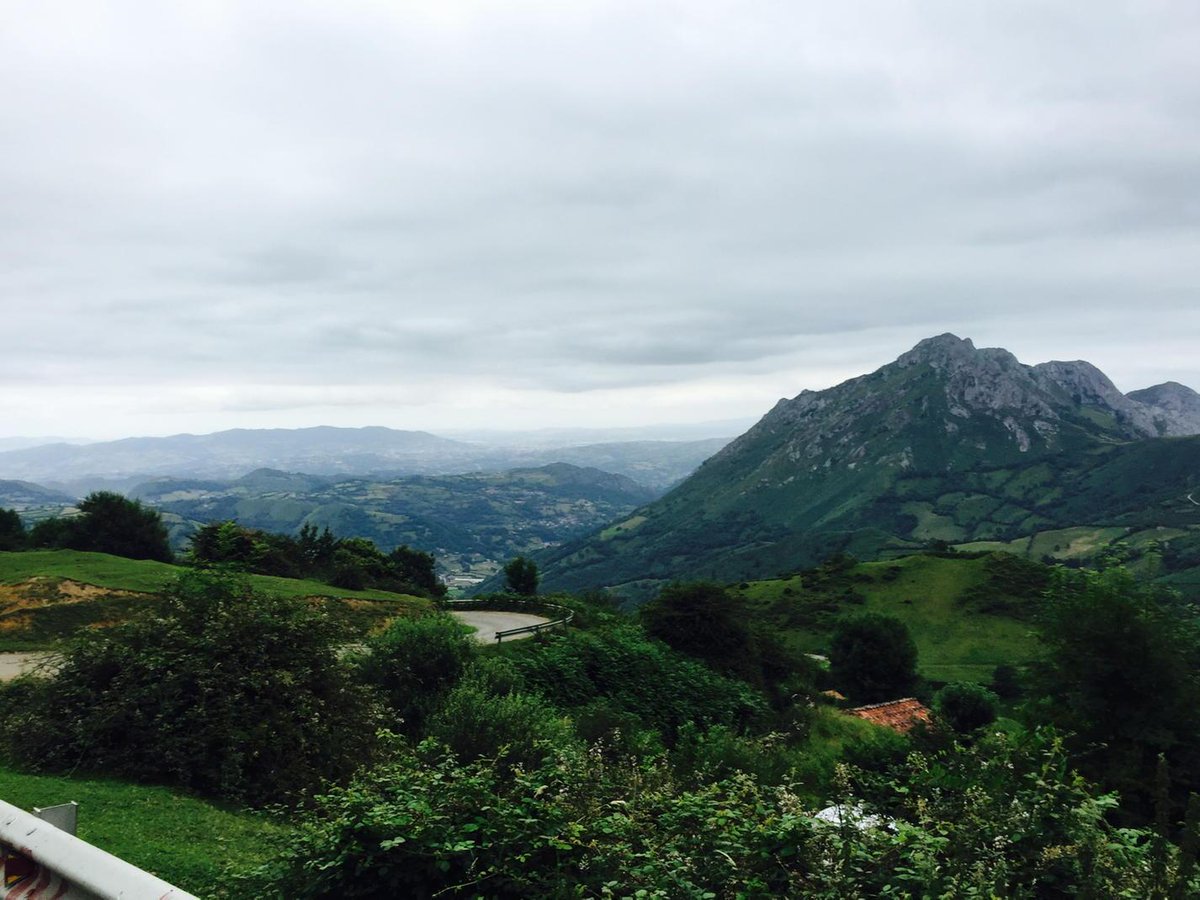 #Oviedo desde el Angliru, para verlo más claro tienes que venir ... Hay mucho que conocer.