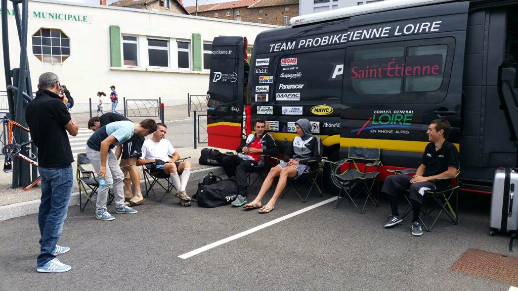 Les coureurs viennent d'arriver au depart #CDF