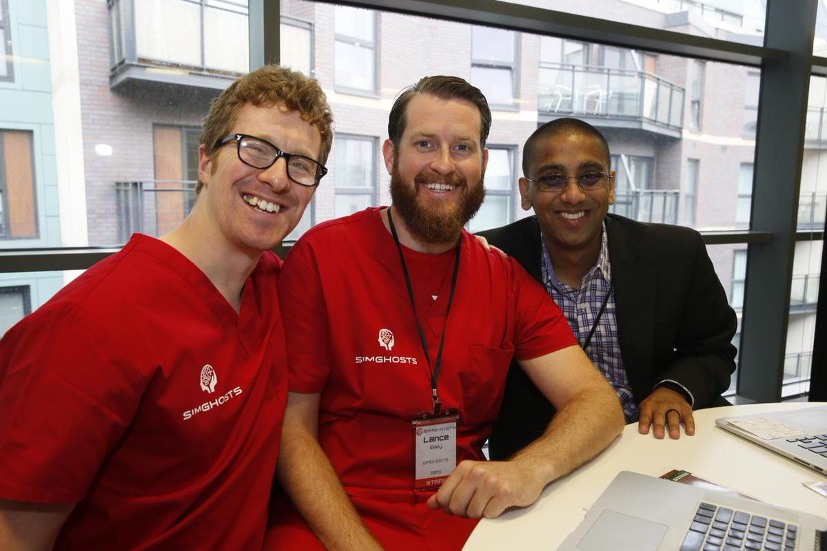 SimGHOSTS's tweet photo. SimGhosts &amp; @ASPiHUK #SGASPiH15 http://t.co/w7rT3PL0bA