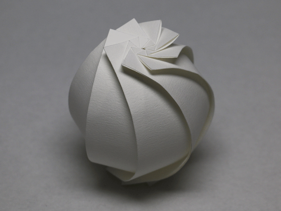 新刊、三谷純著『立体折り紙アート─数理がおりなす美しさの秘密』の中