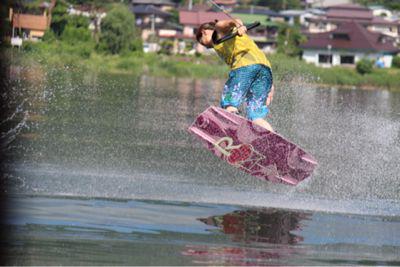 やまなしめぐり 公式 山梨の情報誌 奥河口湖マリンさん ウェイクボードやフライボード ウォーターボールなどみんなで楽しめるウォータースポーツを河口湖で満喫しませんか 奥河口湖なら 自然が豊富で穏やかに過ごせますよ 0555 2703 Http T Co