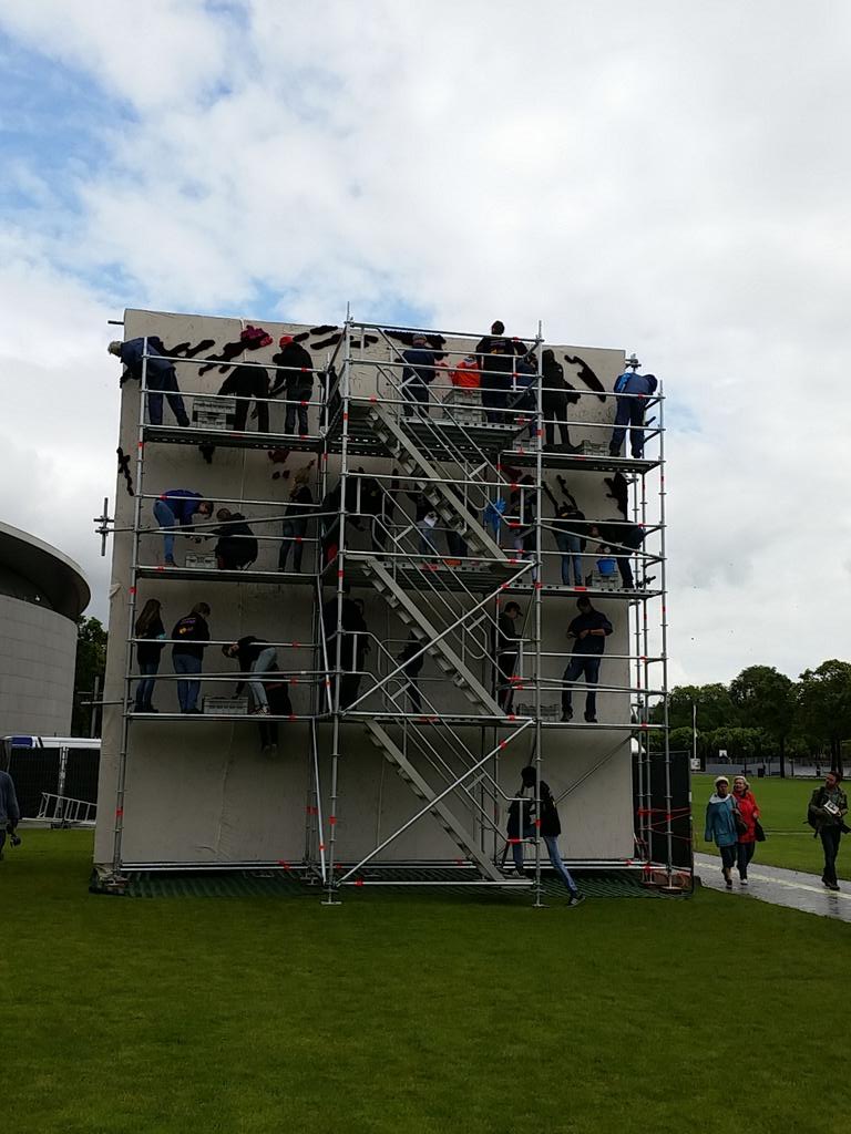 #corsozundert is druk bezig met een tableau van 8×8m ter eren aan de 125 jarige sterf dag van Vincent van Gogh!