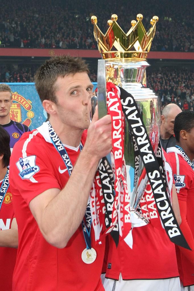 Happy birthday Michael Carrick!

His honours list reads...

Premier League:     Champions League: League Cup: 