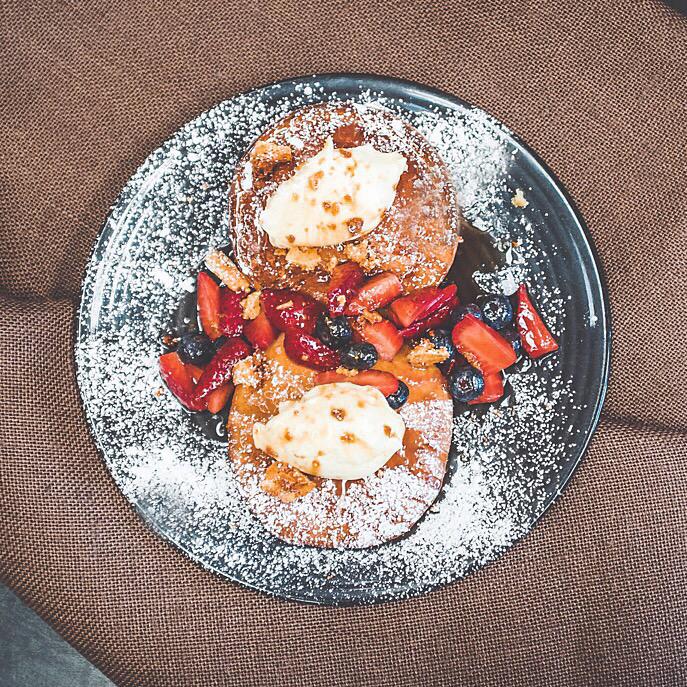 Why can't it be dessert all the time!? Hotcakes done right 🙊