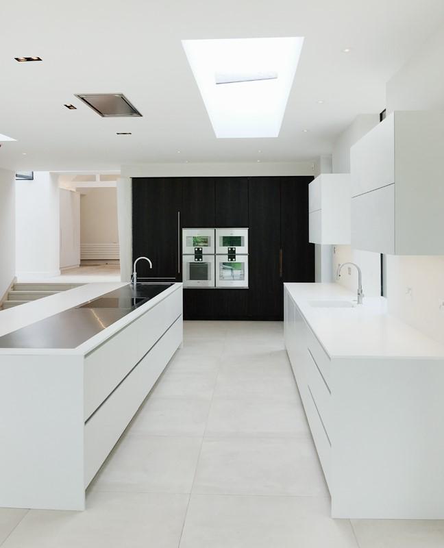 counterpro_uk's tweet photo. @roundhouse_dsgn kindly sent us the professional pics from this Corian project. Couldn't be happier with the result! http://t.co/xbchOzM8d3