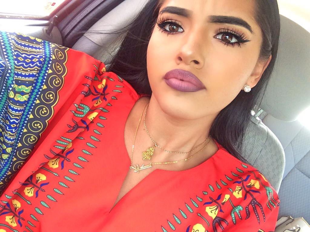 bruh she's perfect 😳😍