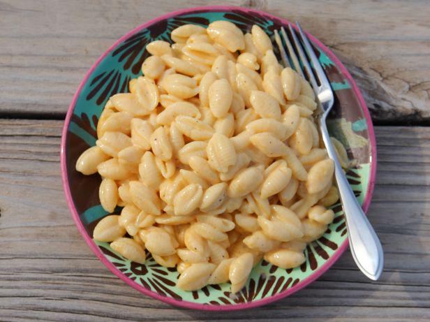 No one ever has to know @ThePioneerWoman's Quick Shells and Cheese only took you 15 minutes: foodtv.com/3dnj2.