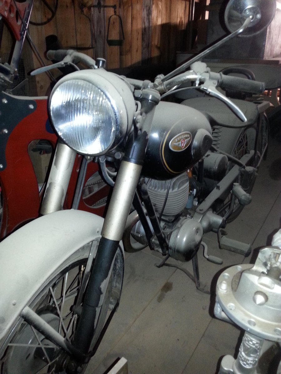 MathieuBurdan's tweet photo. Planning an awesome photo shoot with Romeo Cohen... here's one of our props... It's gonna be one highway to hell ;) http://t.co/2qZoE8zX7u