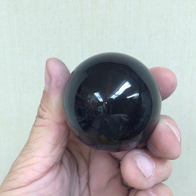 OnlyCarrera's tweet image. Ebony with a CA finish. #Porsche #Porsche911 #shiftknobs #aircooled #flatsix #wood #woodshop #woodturner #woodturni…