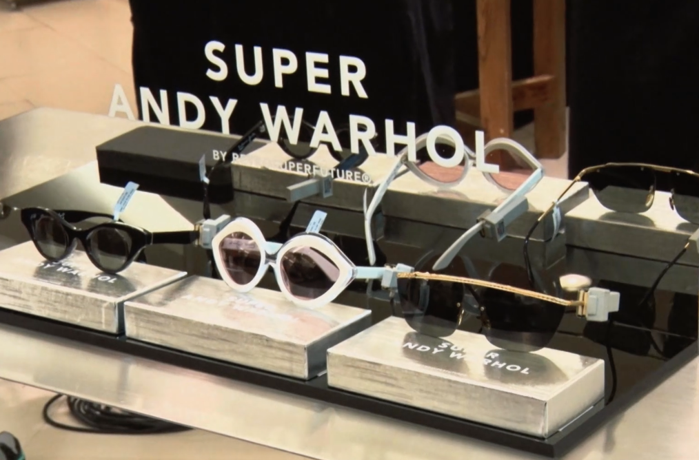 EstiloDF's tweet photo. SUPER [@Rsupermx] lanza su nueva colección inspirada en Andy Warhol en @saksmexico con @EdySmol http://t.co/JiMetXhTk4
