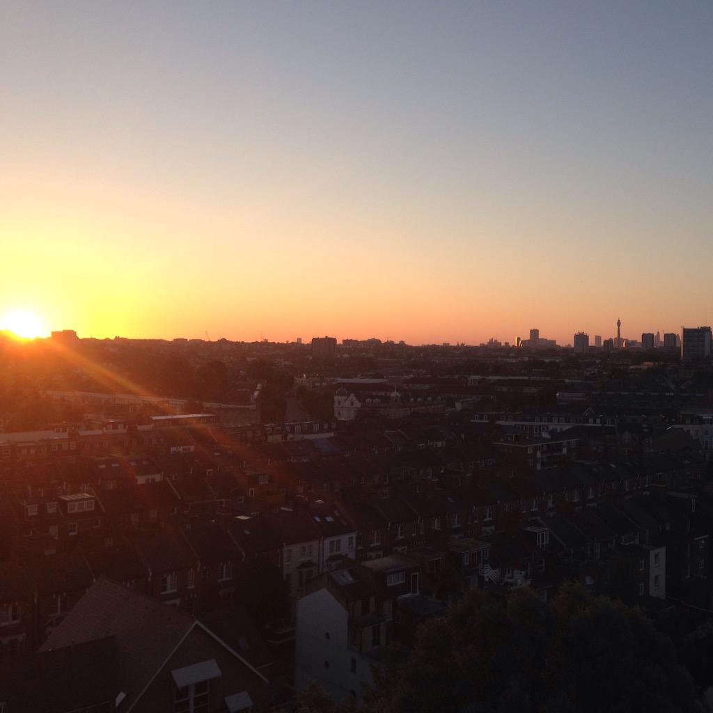 JadeAshram's tweet photo. Good morning!!! #sunrise #sun #yoga #vinyasa #kundalini #yogaforaddictionrecovery http://t.co/UY7a2Q8p8i