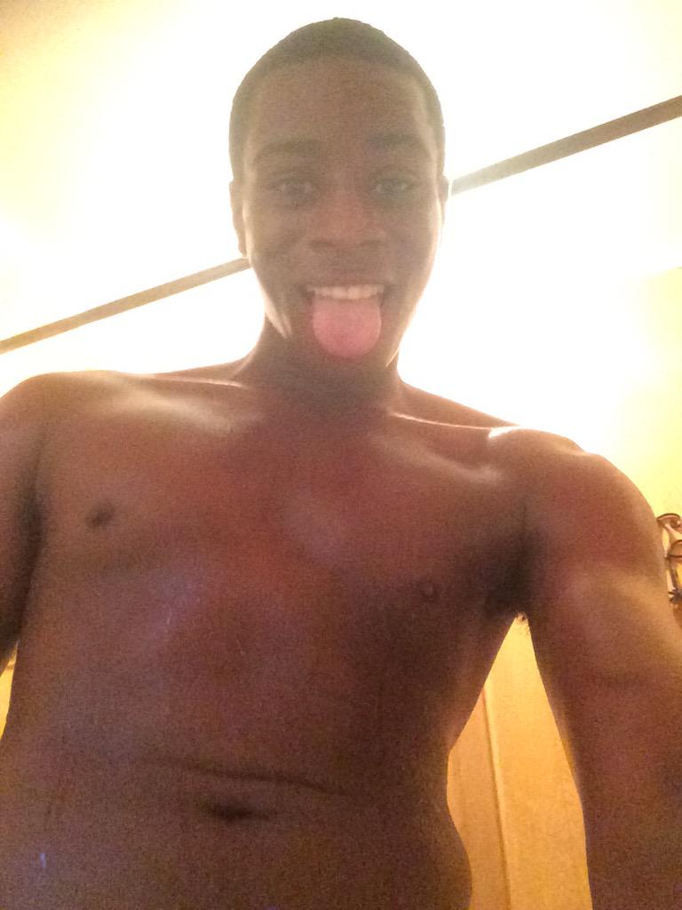 AdrianBulls2015's tweet photo. What's going down on Twitter tonight?!
#HotTubChilling http://t.co/O5dtF1CI7D