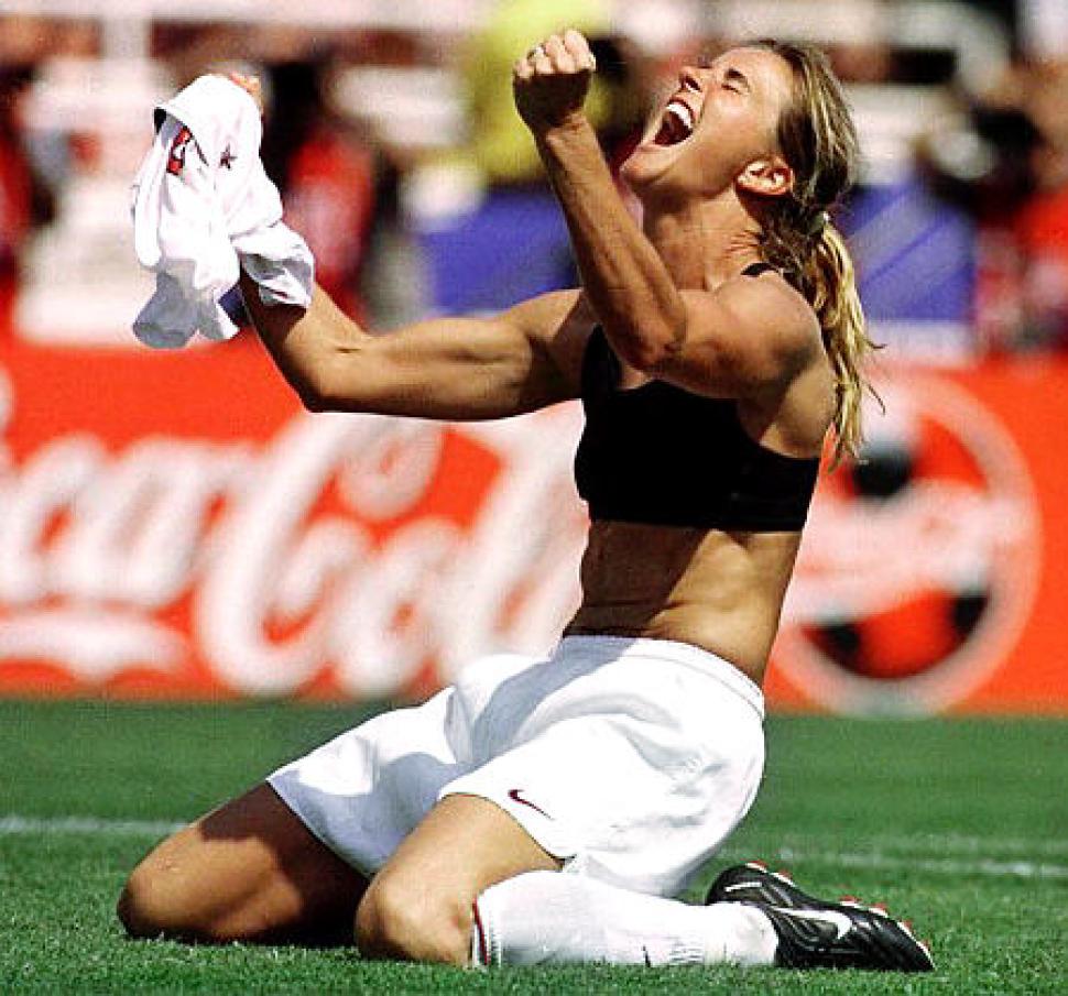 Happy Birthday to Brandi Chastain, who turns 47 today! 