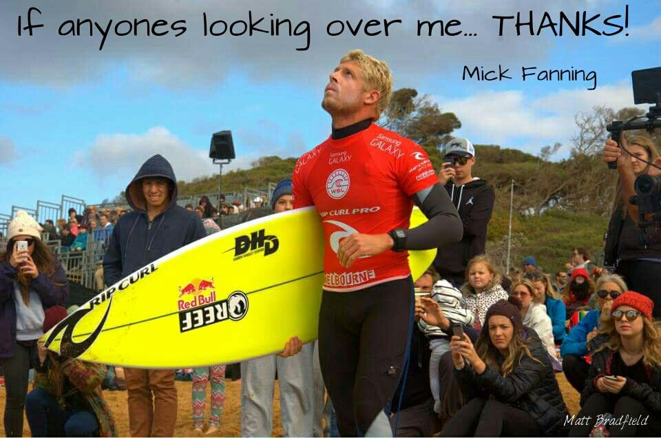 Bradfield77Matt's tweet photo. Thank God your ok @Mick_Fanning
#mickfanning @ripcurl @phitchener9 @SevenNewsroom @9NewsAUS #bashedshark #keepsurfin http://t.co/HM3RASUlej