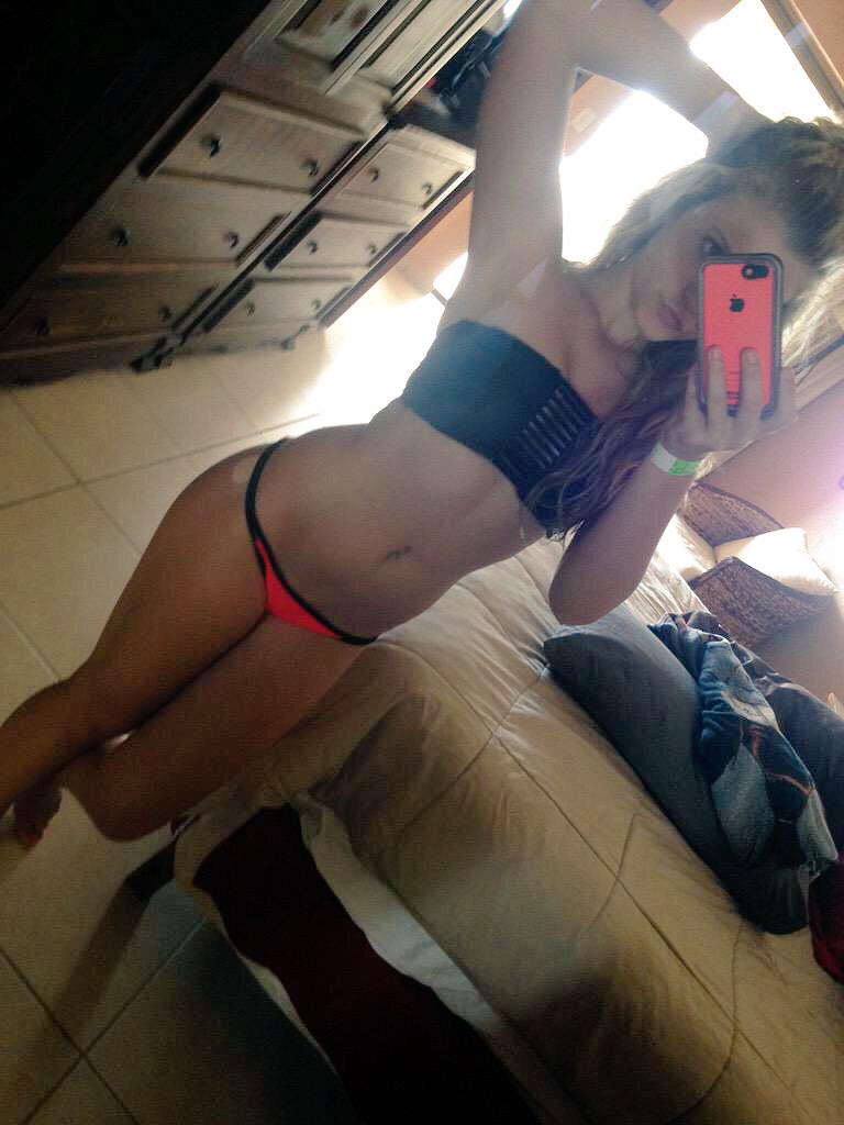 TeenSelfieModel's tweet photo. http://t.co/dMxgSzl4LV