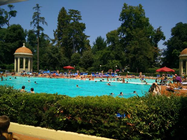 Van het ene zwembad naar het volgende. Nu in Firenze!