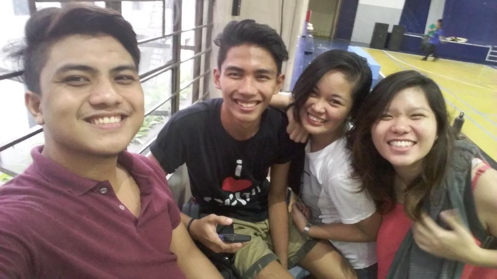 russelflores_'s tweet photo. Cute natin dito ☺😊 #Barmates #brother&amp;sister #anakNiTatay @Chantybels @HiRchrd @HiJmrJst http://t.co/eKq9eDCZmn