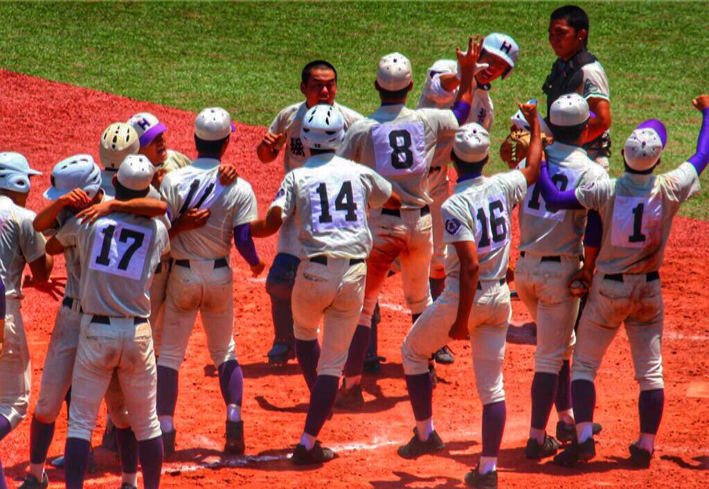 ryouuke1025's tweet photo. 今日で高校野球そして野球人生から引退！ケガで悩まされる２年半だったな～けどみんなに支えられてやってこれた！だから最後はもっと勝ちたかった。もっとこの仲間と野球やりたかった。けどあのメンバーで無理なら無理だな笑 http://t.co/HDPk8JV1GG