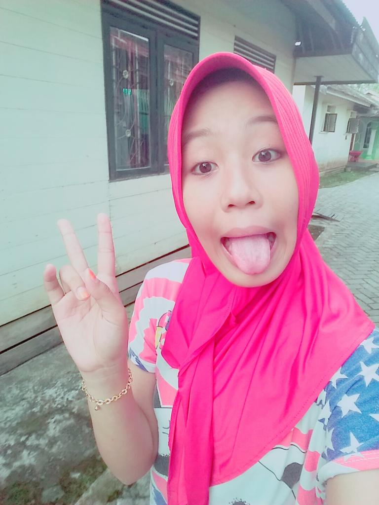 Sherly_Ly17's tweet photo. Bulan ramadhan kegiatan pagi jam setengah 7 an latihan ringstok :v http://t.co/EUI717Y6kt