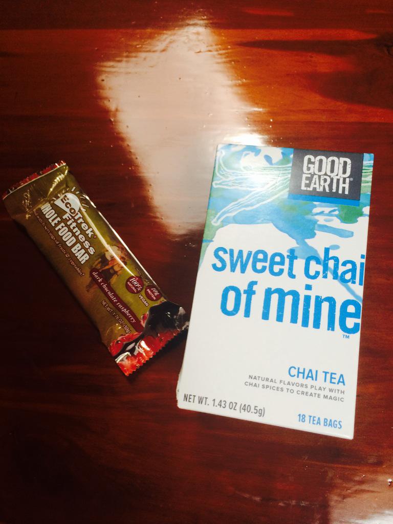 declickid's tweet image. This can definitely sustain my energy, and for hours, too! #goodearth sweet chai of mine and @EcoTrekBars