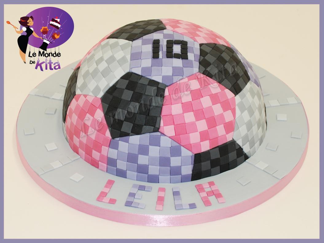 Le Monde De Kita Un Ballon De Handball Facon Minecraft Il Y A Quelques Jours Je Publiais Une Video De Ce Gateau Avec Un Http T Co Opbf3ndwdj