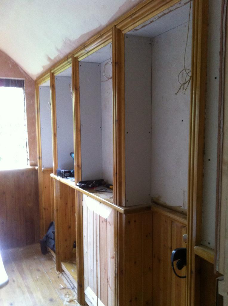JCoxeServices's tweet photo. #carpentry #midjob #plastering #plumbing #skilledtradesman 07881896440 #jcoxe #painting #decorating http://t.co/YchKjmIa5j