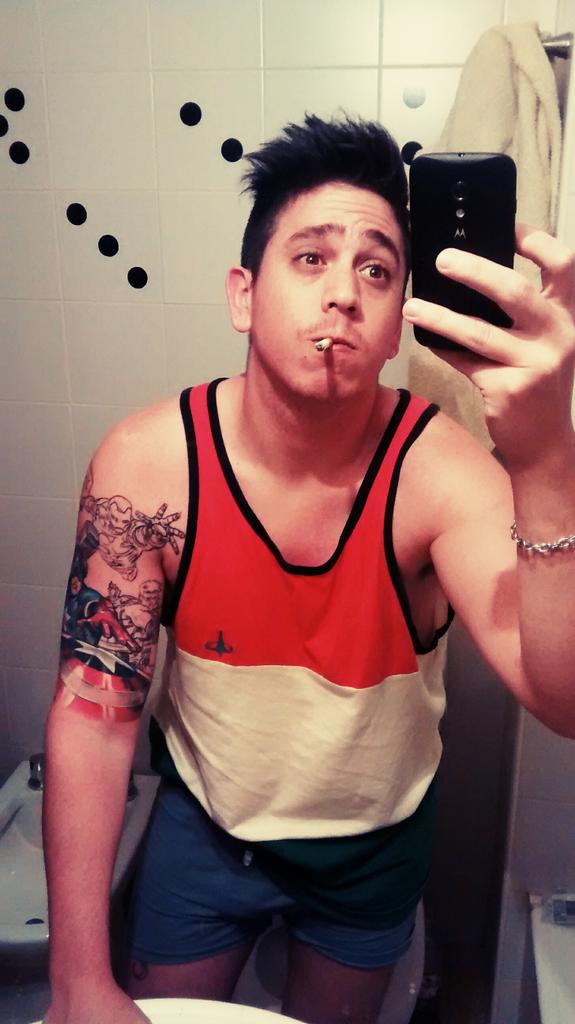 abelferrer05's tweet photo. #Pucho #Losleo y a roncar.. http://t.co/IB7amZneHS