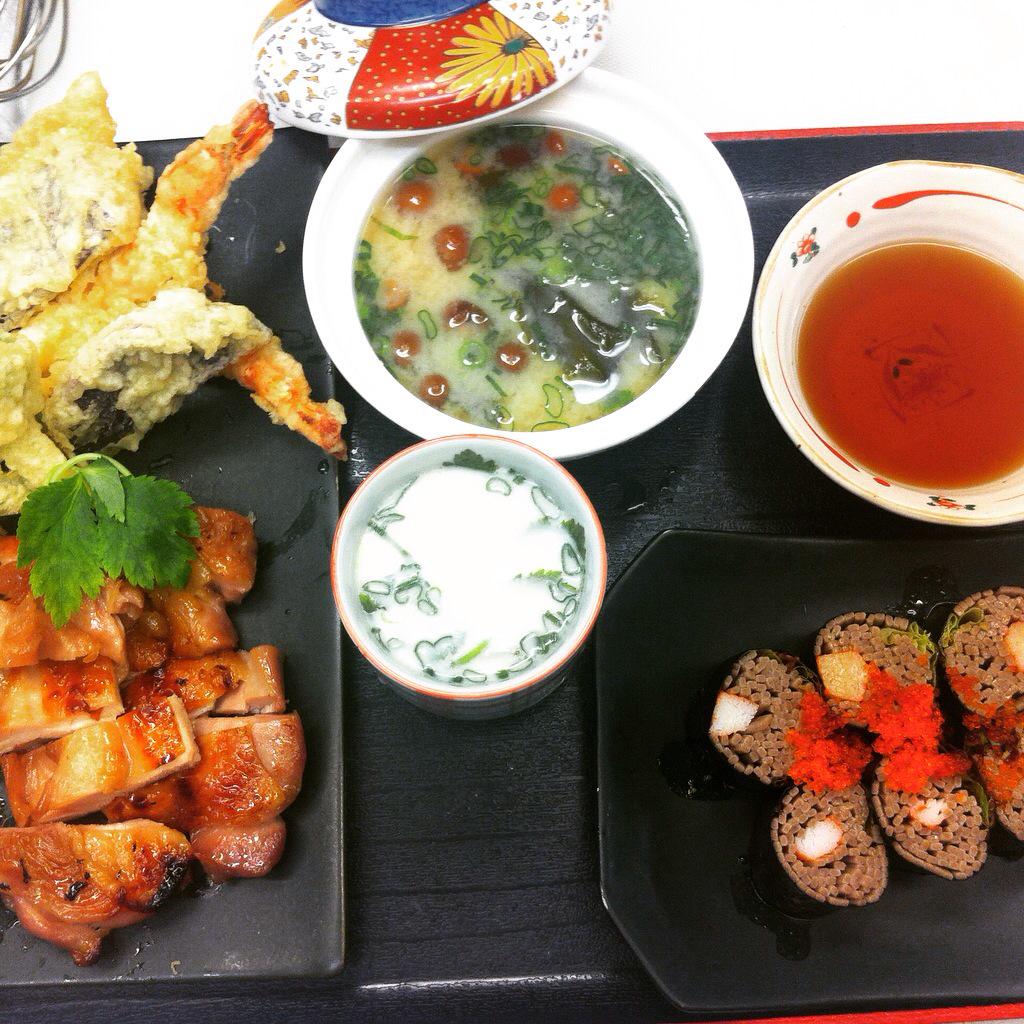 #Oiishi #japanese lunch our guests learned how to create! #cookingclass #chefdanny #tempura #sobamaki #amazinglunch