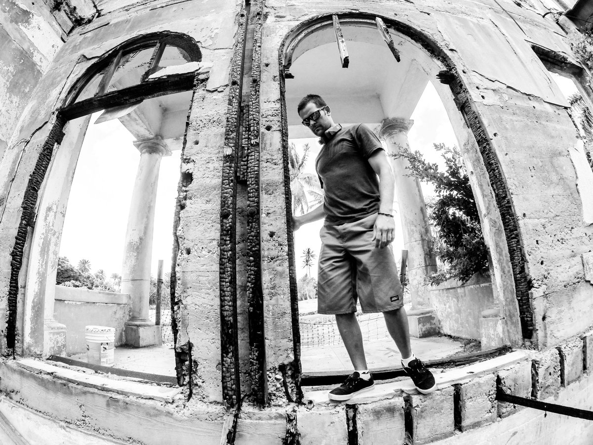 The crew at <a href="/Freestyle_Films/">ғreeѕтyle ғιlмѕ</a> proving that our <a href="/OutdoorTech/">OutdoorTech</a> ambassadors are street smart #tuis #stuffyouprobablywant