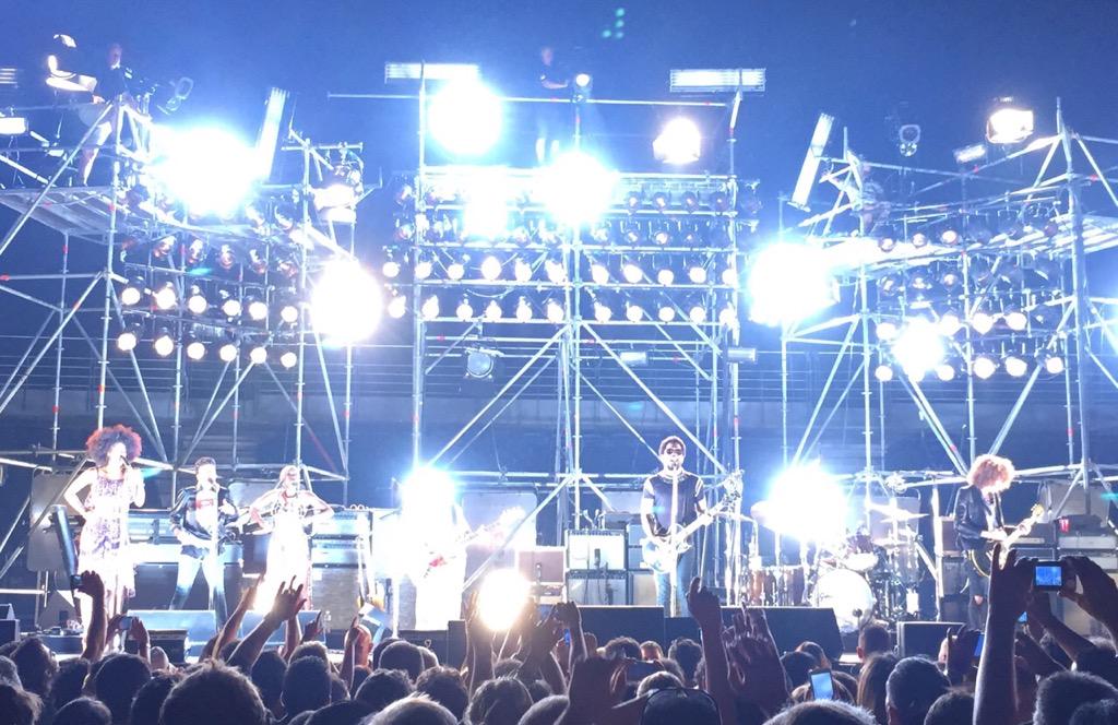 AnillaDK's tweet photo. @LennyKravitz #Madrid #love#The Best🎶🎤😎🙌🏼🙌🏼🙌🏼# happy!!!! http://t.co/8DDOrmQkLb
