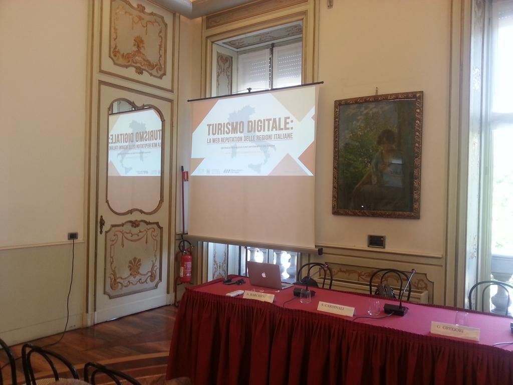 LabNetwork's tweet photo. #nwlab2015 Tutto pronto per la conferenza stampa su #turismo e #webreputation http://t.co/Z8Fk8YUKQB