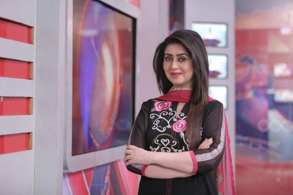 PakistaniKareen's tweet photo. Beauty with dignity mashallah amazing @imMishalBukhari http://t.co/kg29VVO8lt