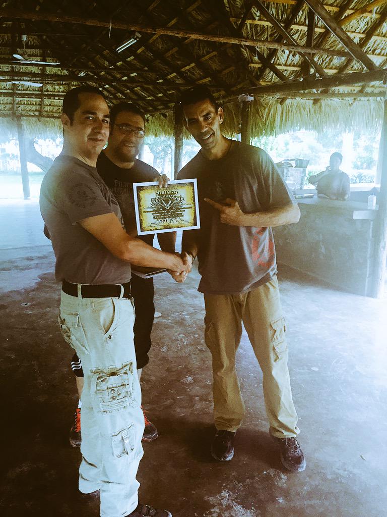 HELLWOLF147's tweet photo. Filipino Martial Arts seminario de cuchillo another once for "el muro de la maldad" http://t.co/QwT5xhcsdu
