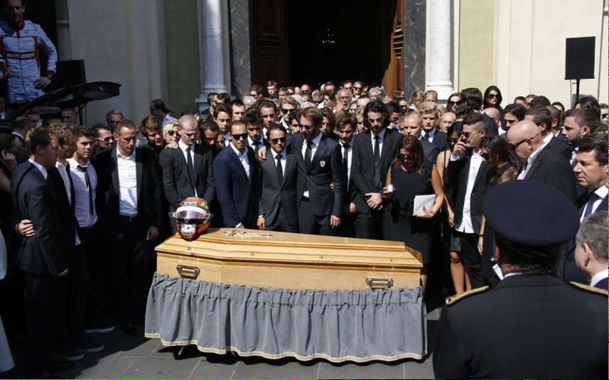 antoniogranato's tweet photo. L'ultimo saluto Jules Bianchi #CiaoJules (foto @Telegraph) http://t.co/JNHl6bQiS2