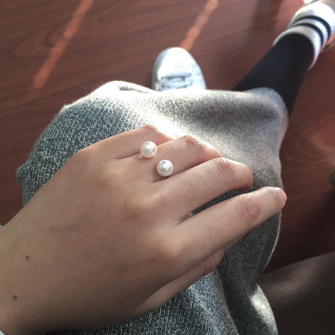 BlingsNGlitz's tweet image. B&amp;amp;G Pearl Top Barbell Ring

facebook.com/blings.glitz 
  
#PEARLTOP #blingsandglitz #Jewelry #trends #TRENDSETTERS