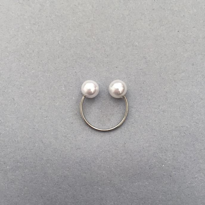 BlingsNGlitz's tweet image. B&amp;amp;G Pearl Top Barbell Ring

facebook.com/blings.glitz 
  
#PEARLTOP #blingsandglitz #Jewelry #trends #TRENDSETTERS