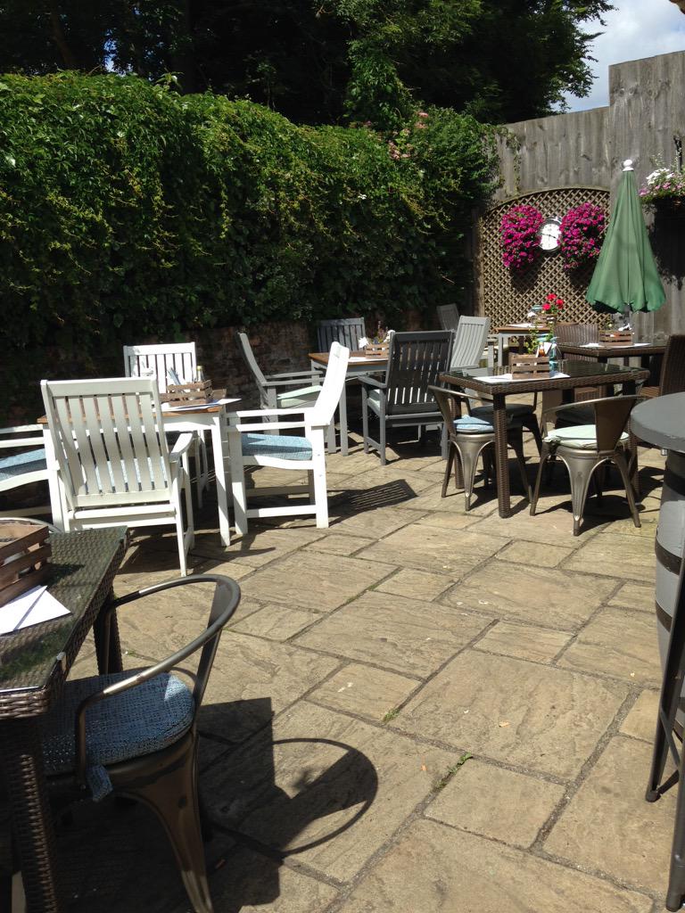 mintbanstead's tweet image. The sun is shining again so why not make the most of it and enjoy some lunch in our sunny garden ☀️