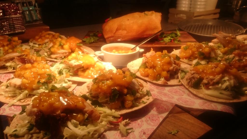 graeme_fleck's tweet photo. @dwbridge1looking good roast pork chapatti, pickle and spice apple sauce #streetfood http://t.co/k7oO0wm7C0