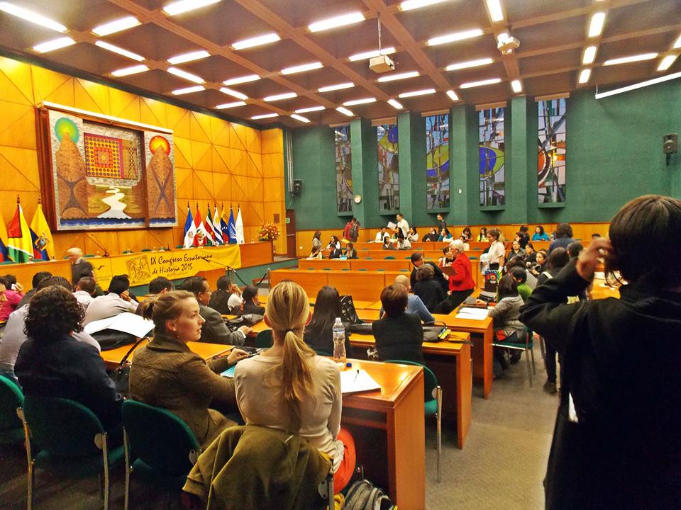 cm_Historia's tweet photo. Compartimos fotos de nuestros compañeros en el IX Congreso de Historia. Quito 2015, Universidad Andina Simón Bolívar. http://t.co/ZqnGNW7AMt