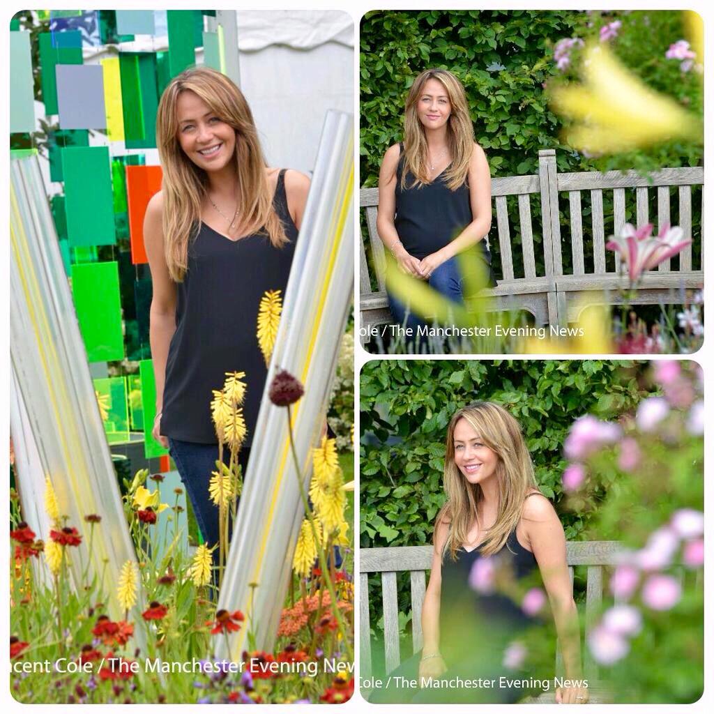 realsamia's tweet photo. Had a lovely time at @The_RHS #tattonpark today.. Think I've found my green fingers.... 😄😉💐🌹🌼 http://t.co/nFWKd2NCib