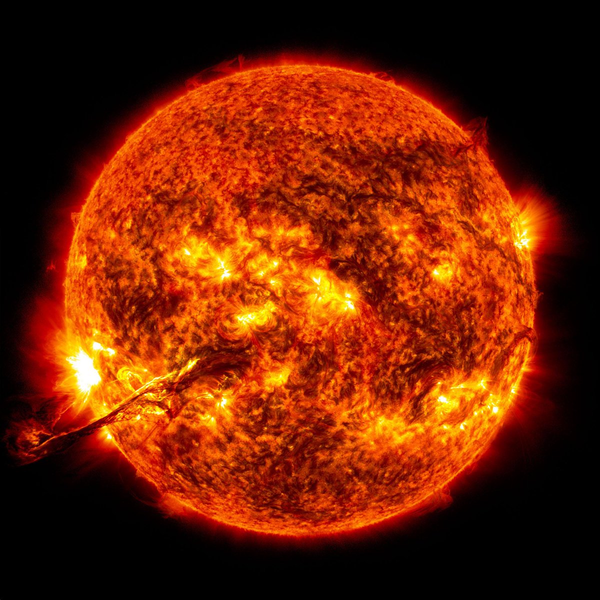 GMythology's tweet photo. The #god of the #Sun was #Helios, but later on it was identified as #Apollo
#GMythology #Greek #Myth http://t.co/yAgq7T9lKF