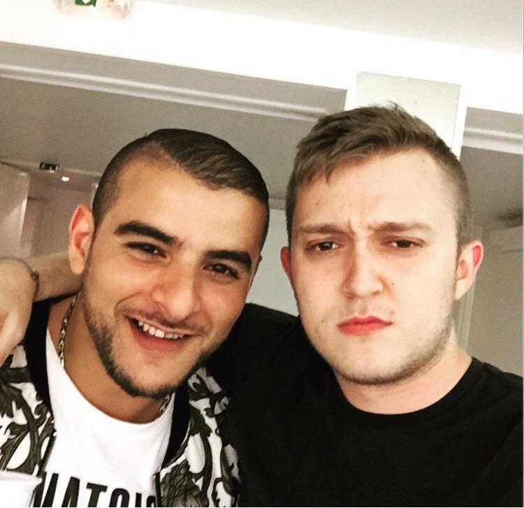 🎂 <a href="/SofianeINM/">#JeSuisPasséChezSo</a> ❤️ #boutonrougeboutonrouge #FTGNTM #RECLAI