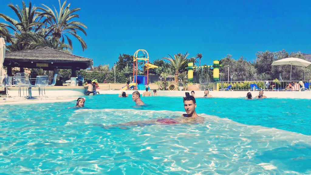 Gato_Jose5's tweet photo. #verano2015 http://t.co/MXnl7AWVCd